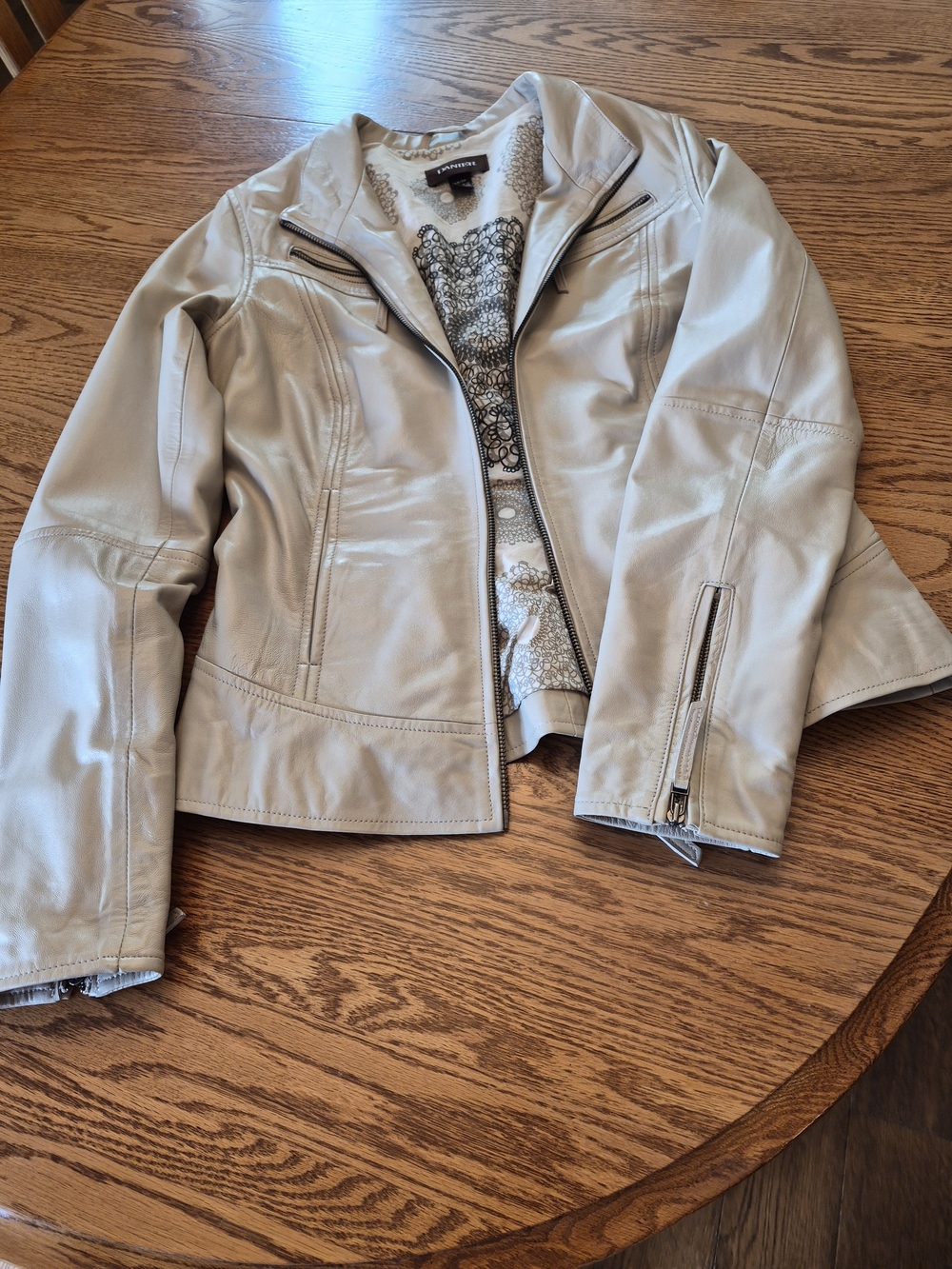 Danier Women's Cream Leather Moto Jacket